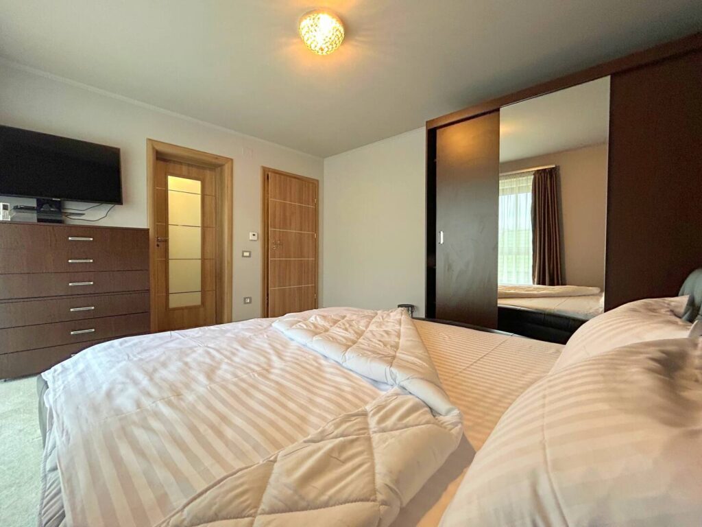 Thea Apartment, fotografie 4 din 12