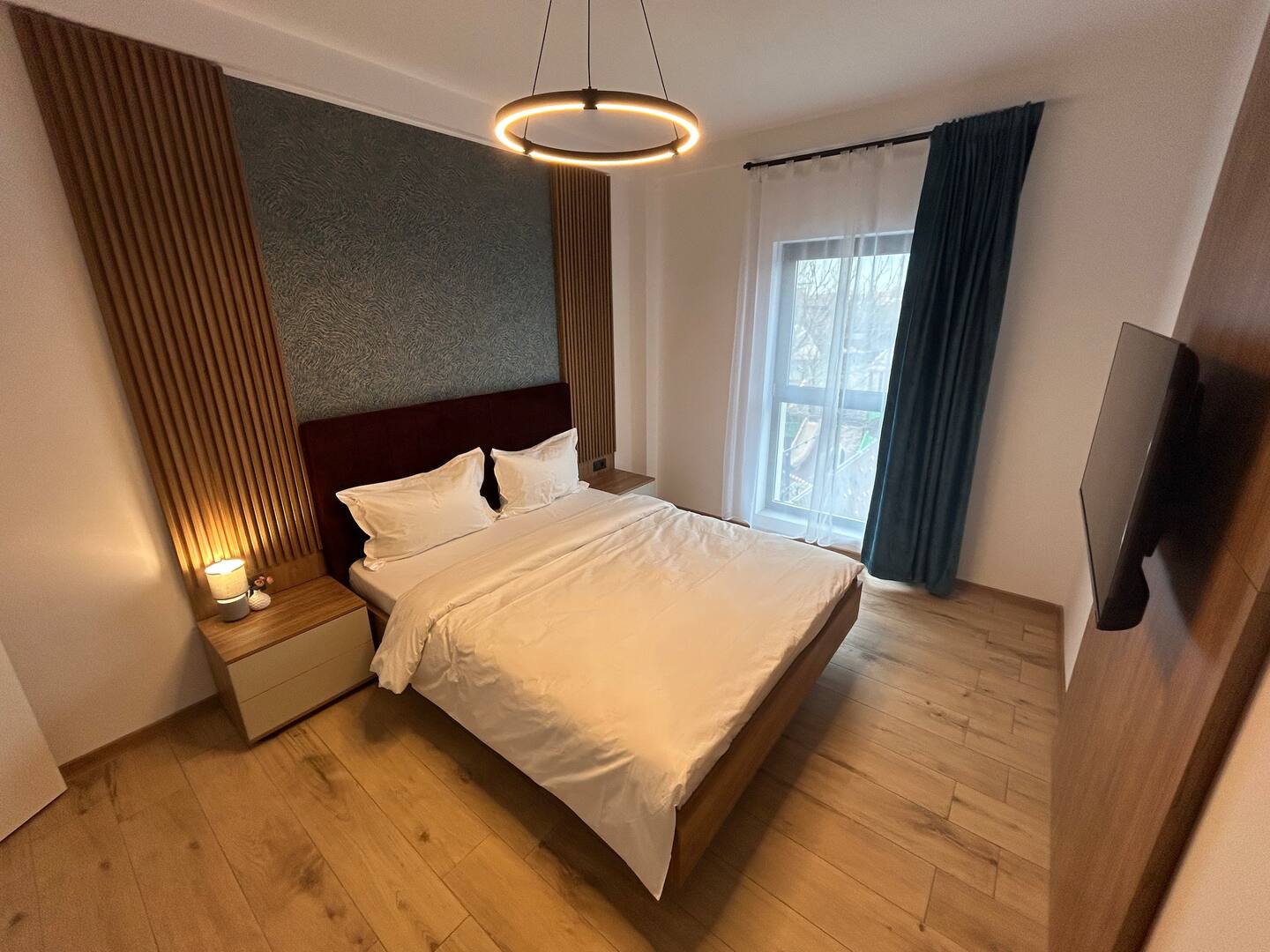 29e0b1de-f9c5-476c-9574-6b2d96ef19ed