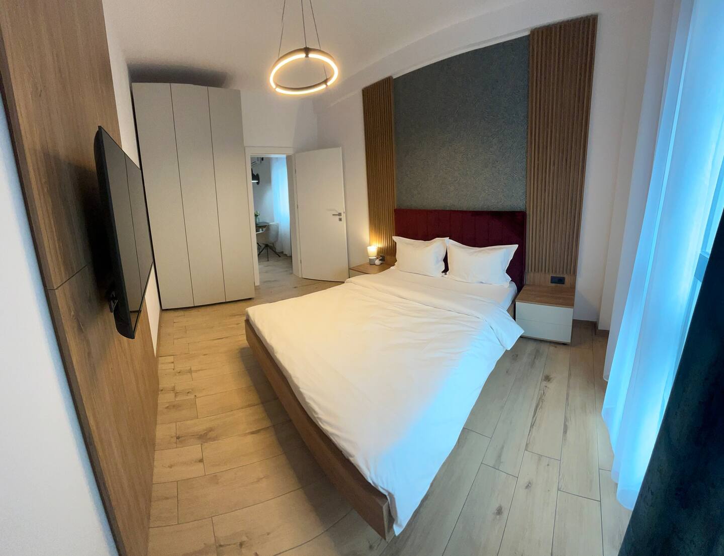 814eec09-0e7d-40c0-a1c0-dfa308220222