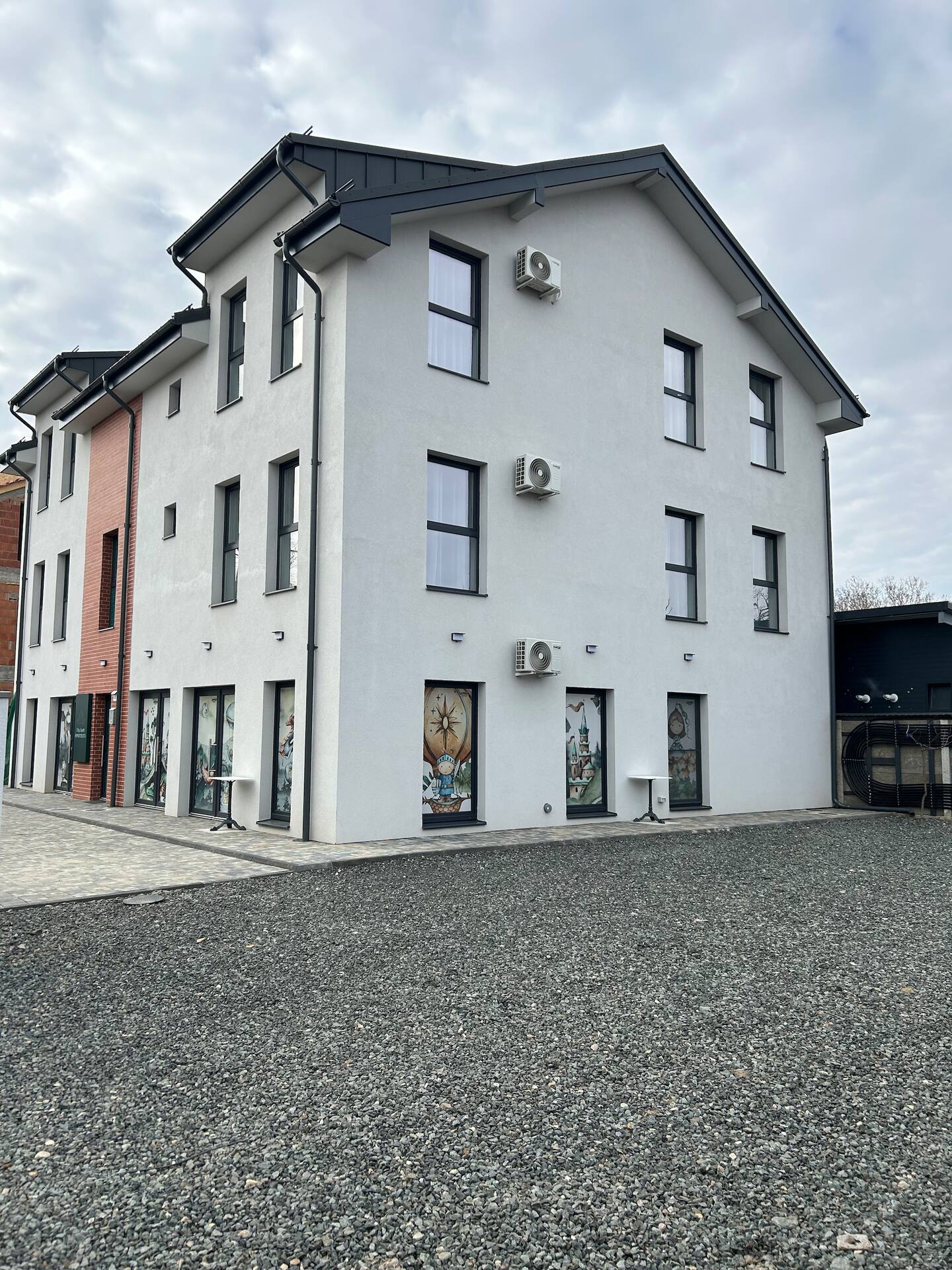 85dc6923-4c61-4178-9b16-f7978714b787