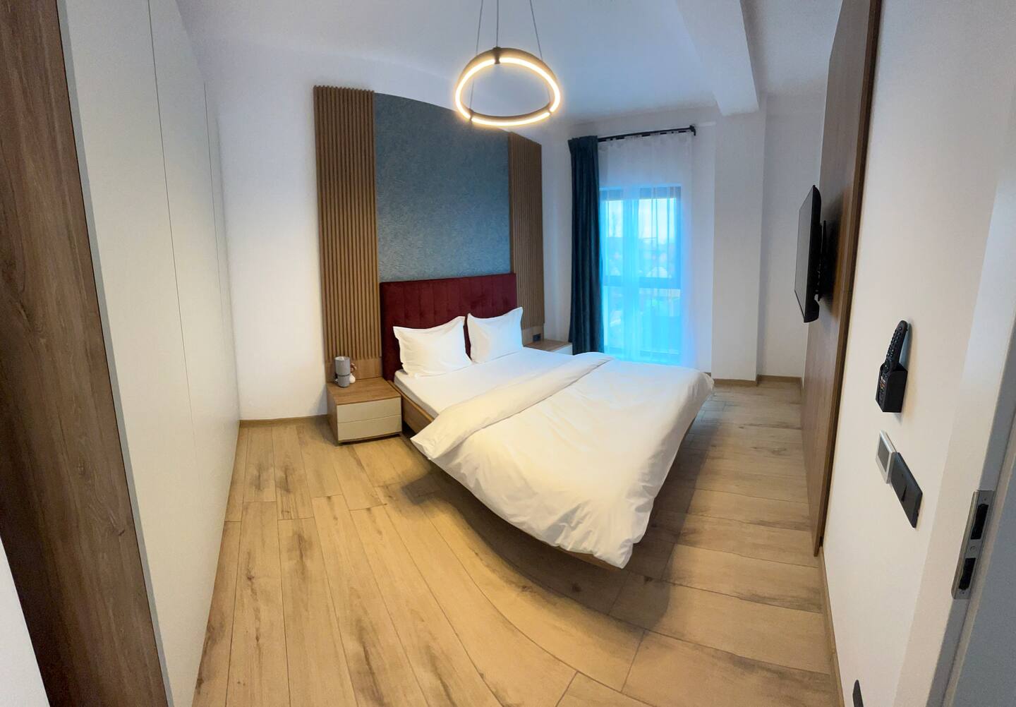 a31b918f-3d35-4998-bb22-a81a6239f445