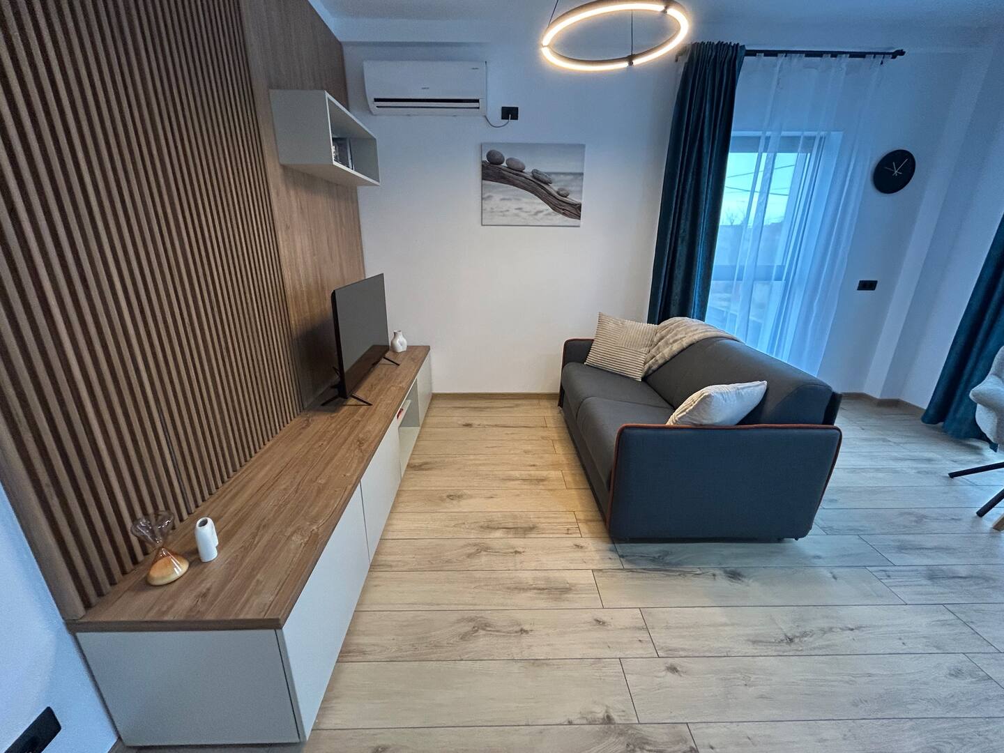 cd942e84-bd5e-4a0b-80ab-35ddb2d944d5