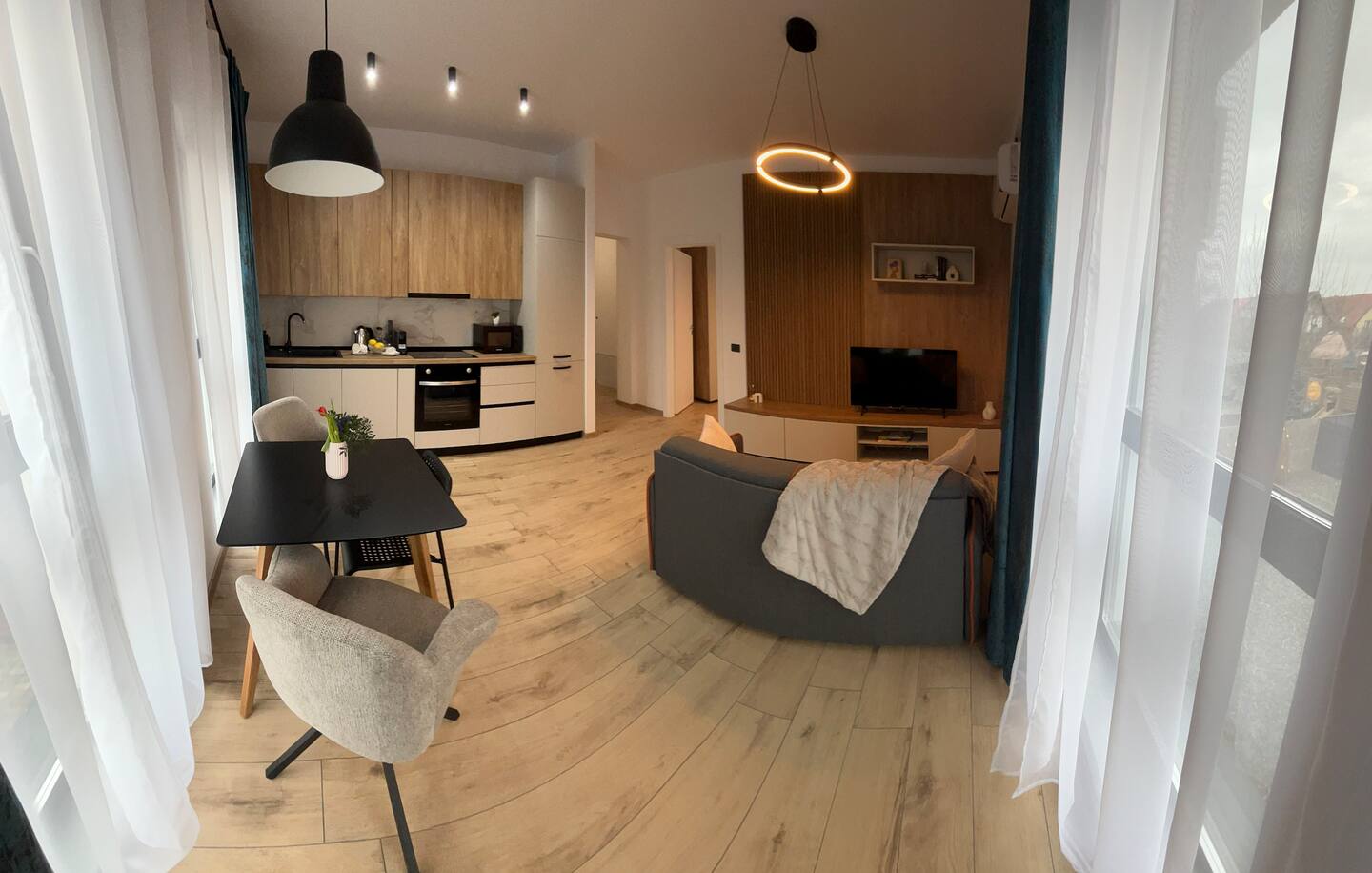 d4071048-077f-4de1-8388-5e6000e66008